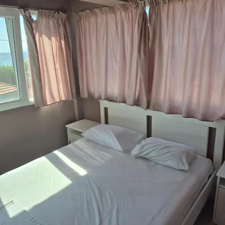 Giotis Apartment *
