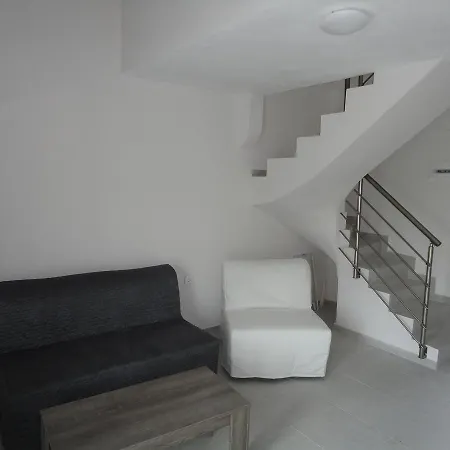 Apartment Giotis *